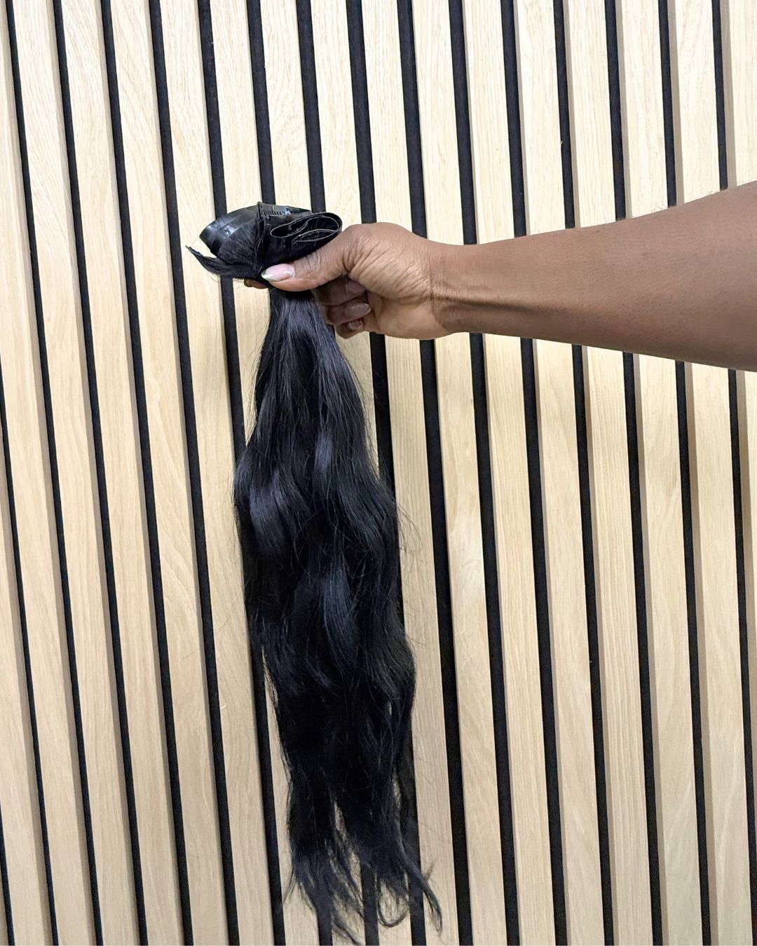 Velvet Noir Clip-In (Wavy)